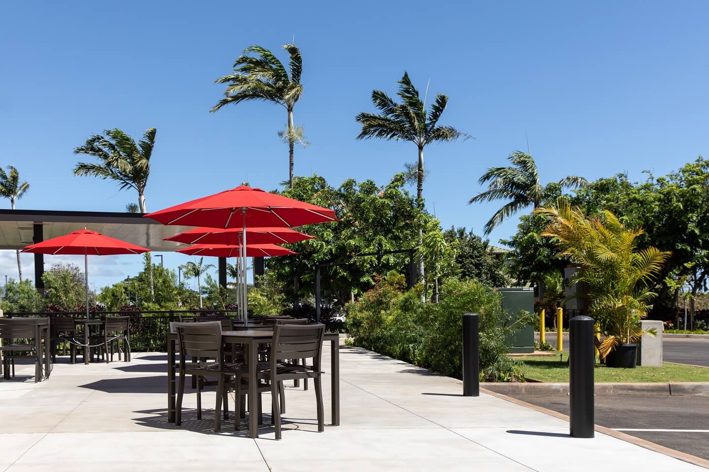 The patio outside ﻿of the Hawaii Chick-fil-A restaurant