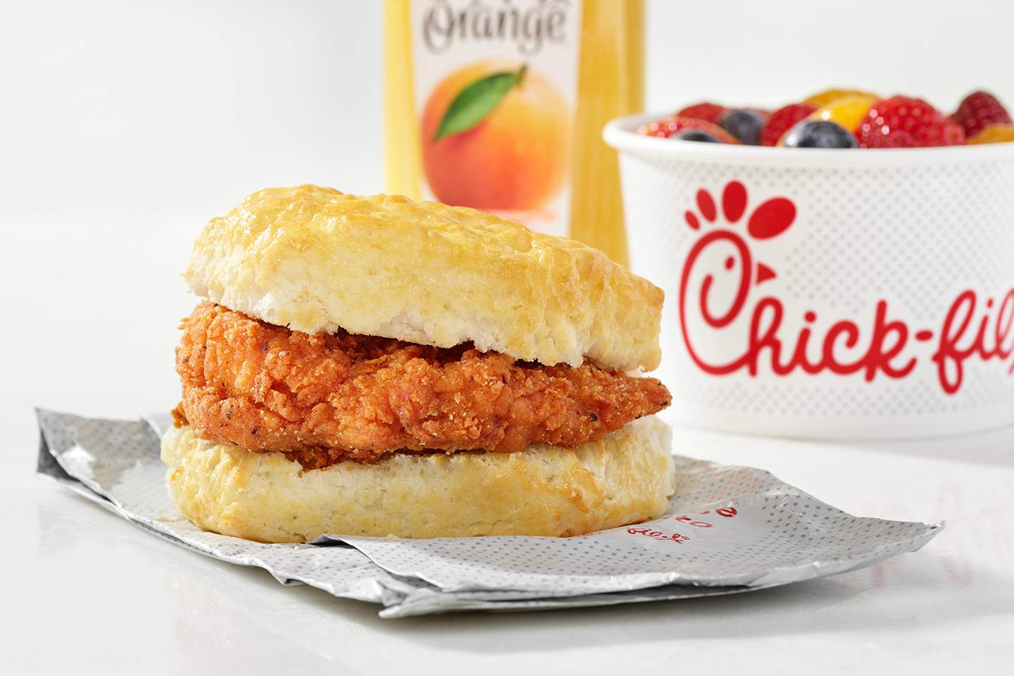 calories in chick fil a chicken biscuit