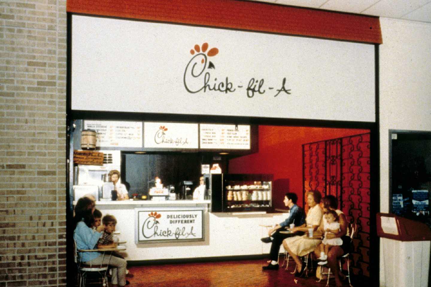 first chick-fil-a restaurant opened in 1967